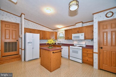 19 Thomas Ln, Edgemere, MD 21219 - photo 5