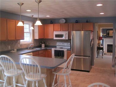 7 Molson Ct, Wakefield, RI 02879 - photo 2