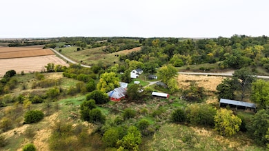 1370 79th Street Trail, Belle Plaine, IA 52208 - photo 2