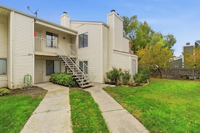 2524 Winchester Dr unit 10, Lodi, CA 95240 - photo 2