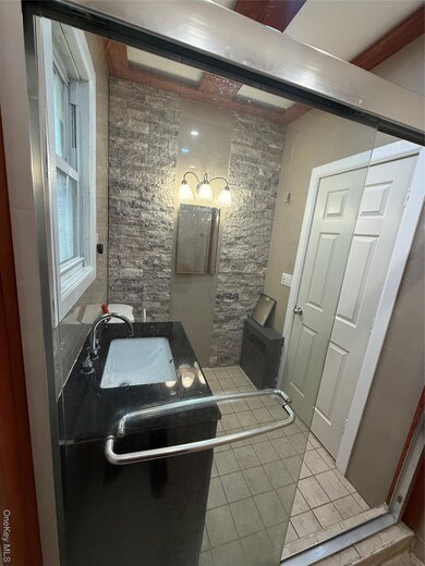 1722 Hunt Ave unit 1st floor, Bronx, NY 10462 - photo 5