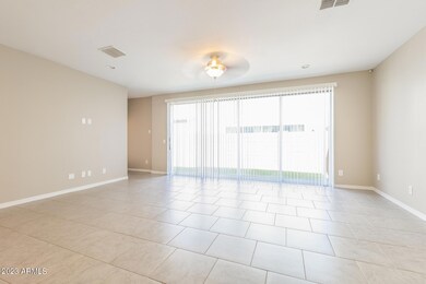004-photo-living-room-11481225