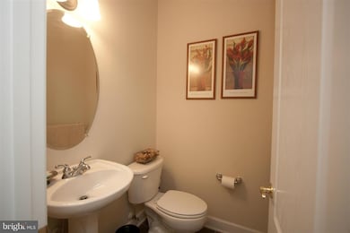 739 Hidden Marsh St, Gaithersburg, MD 20877 - photo 3