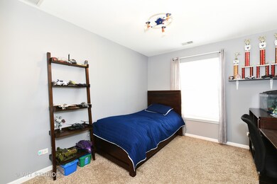 305 Buckingham Cir unit C, Elgin, IL 60120 - photo 5