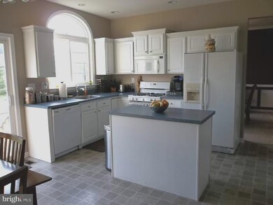 408 Crestwood Ln, Downingtown, PA 19335 - photo 5