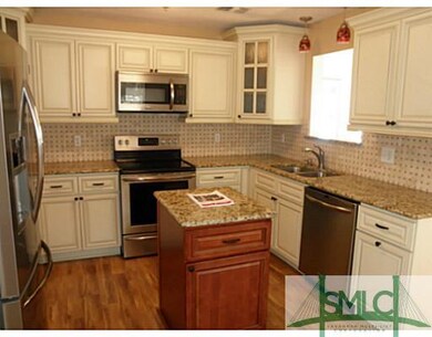 Kitchen. Fully Upgraded Kitchen, Granite, Custom C