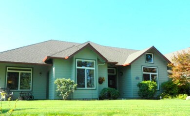 643 Seclusion Loop, Grants Pass, OR 97526 - photo 2