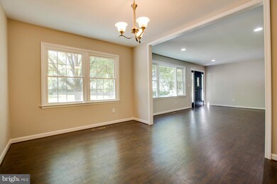 13805 Lewisdale Rd, Clarksburg, MD 20871 - photo 3