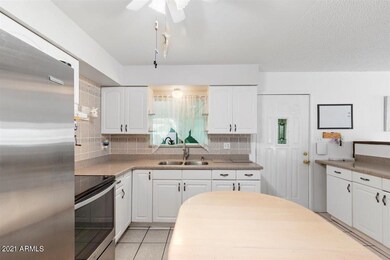 04-Kitchen