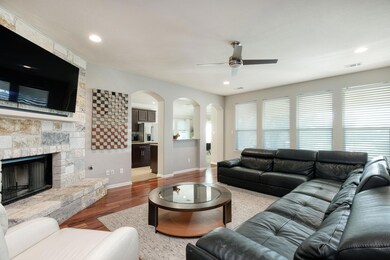 4362 Green Tree Dr, Round Rock, TX 78665 - photo 4