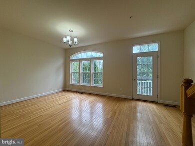 519 Touchdown Dr, Hyattsville, MD 20785 - photo 7