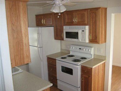 361 W 15th St, Auburn, IN 46706 - photo 5