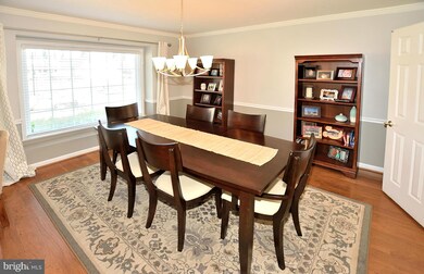 9069 Northedge Dr, Springfield, VA 22153 - photo 4