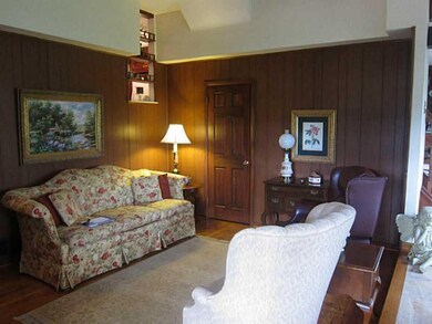 924 Mcknight Rd, Indiana, PA 15701 - photo 5