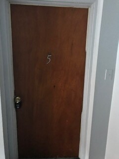 1318 E Roosevelt Rd unit 6, Wheaton, IL 60187 - photo 5