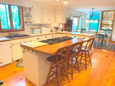 4 Davis Ave, Oak Bluffs, MA 02557 - photo 4