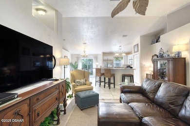1465 Admiral N Living Room 3