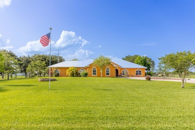 7611 SW 21st Pkwy, Okeechobee, FL 34974 - photo 2