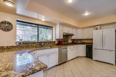 2225 E Vaughn Ave, Gilbert, AZ 85234 - photo 6