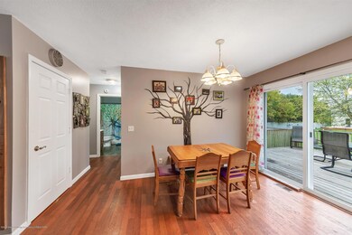 12-12942-Oneida-Rd-WindowStill-Real
