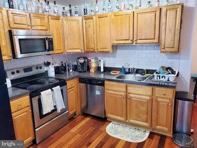 1525 N 17th St unit 3, Philadelphia, PA 19121 - photo 3