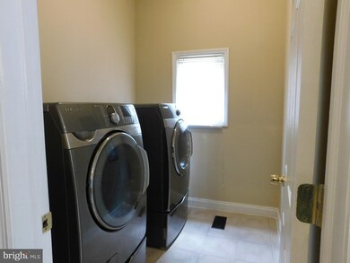 907 E 43rd St, Baltimore, MD 21212 - photo 5