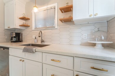 1087 Lamonte Ln, Houston, TX 77018 - photo 2