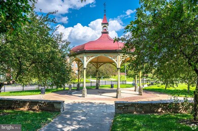 1005 Myrtle Ave, Baltimore, MD 21201 - photo 3