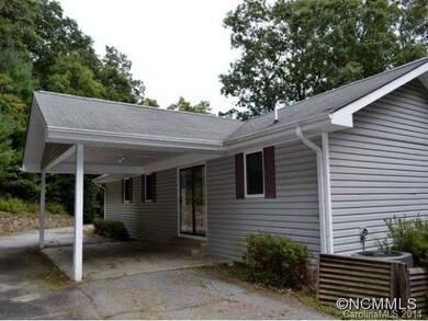 Front Entry & Breezeway
