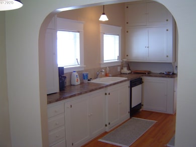 375 W 17th Ave, Eugene, OR 97401 - photo 6