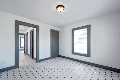 2526 Campbell St, Houston, TX 77026 - photo 4