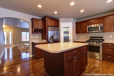 Kitchen W/Stainless Steel Appliances