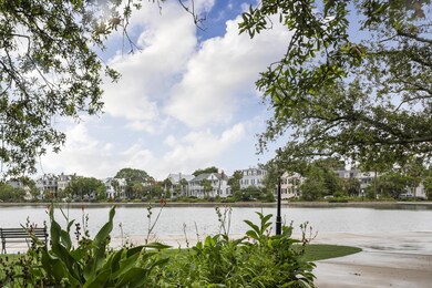 Colonial Lake Park