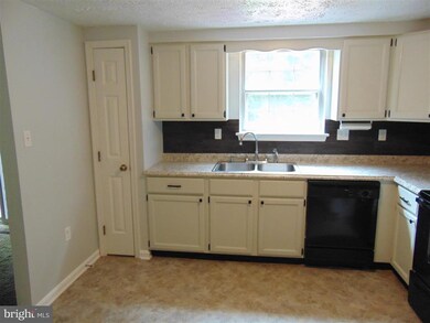 21399 Lee Dr, Lexington Park, MD 20653 - photo 4