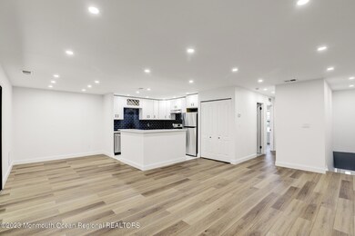 7 - Family Room
