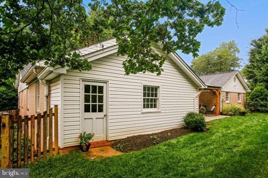 1354 Macbeth St, McLean, VA 22102 - photo 4