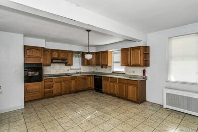 291 Lincoln St, Franklin Square, NY 11010 - photo 6