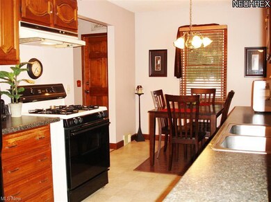 Eat-in kitchen with all appliances included