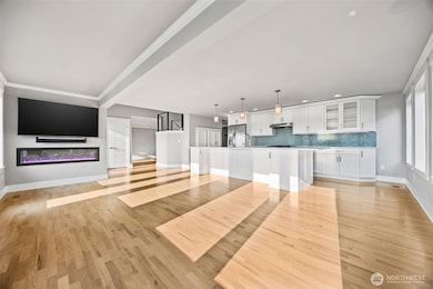 Huge fully updated kitchen!