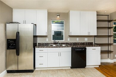 kitchen/dining area