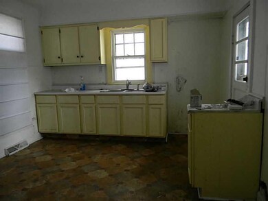 926 W 9th St, Anderson, IN 46016 - photo 2