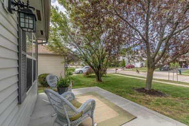 Front Porch / Yard