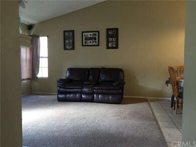 Living are, vaulted ceilings 