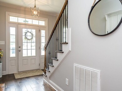 003-1280x960-entry-foyer
