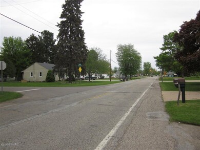 2223 W Osterhout Ave, Portage, MI 49024 - photo 2