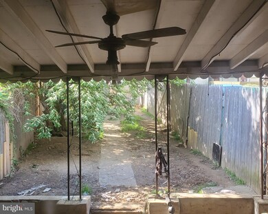 242 Sycamore Rd, Reading, PA 19611 - photo 5