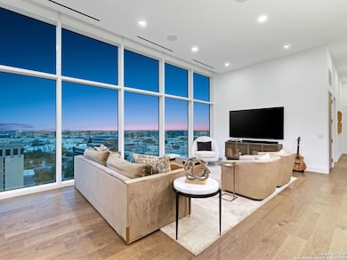 123 Lexington Ave unit 1806, San Antonio, TX 78205 - photo 5