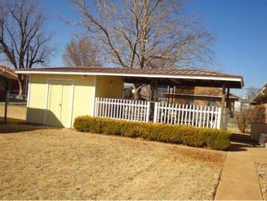 Stg Bldg with Cov Wd Deck