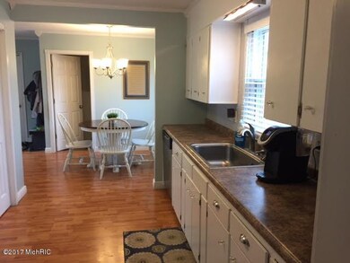 111 Buckeye St, Three Oaks, MI 49128 - photo 5