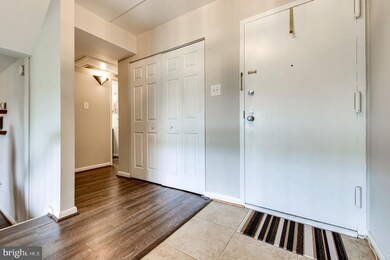 102 Roberts Ln unit 301, Alexandria, VA 22314 - photo 2